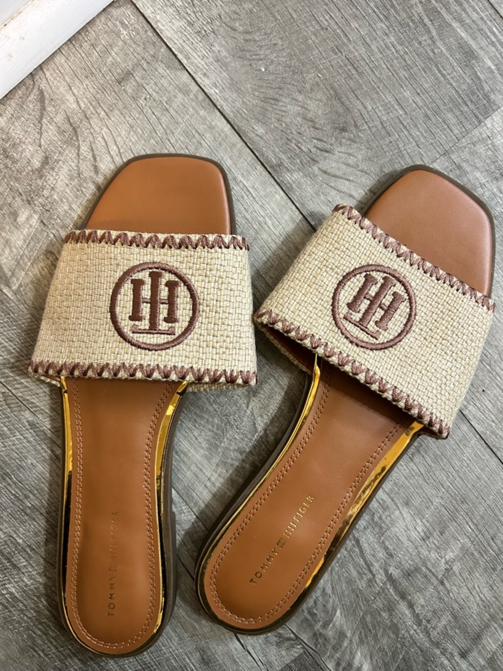 Tommy Hilfiger Beige Raffia Slide Sandals with Brown Trim